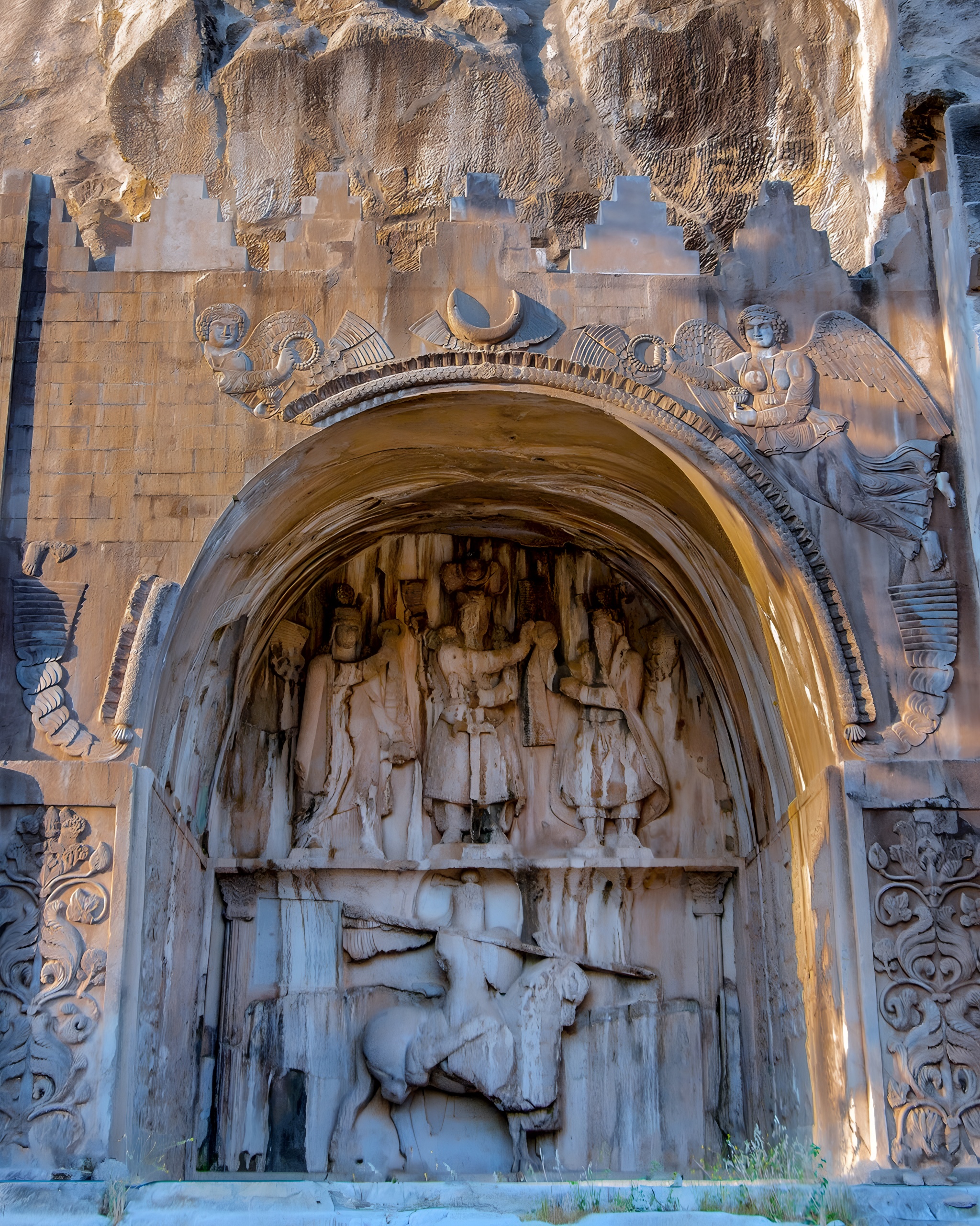 Attractions in Kermanshah | Taq-e Bostan Attractions in Kermanshah | Taq-e Bostan