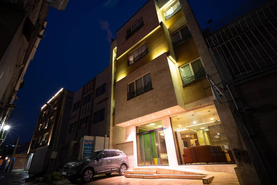 Qom Firoozeh Hotel booking