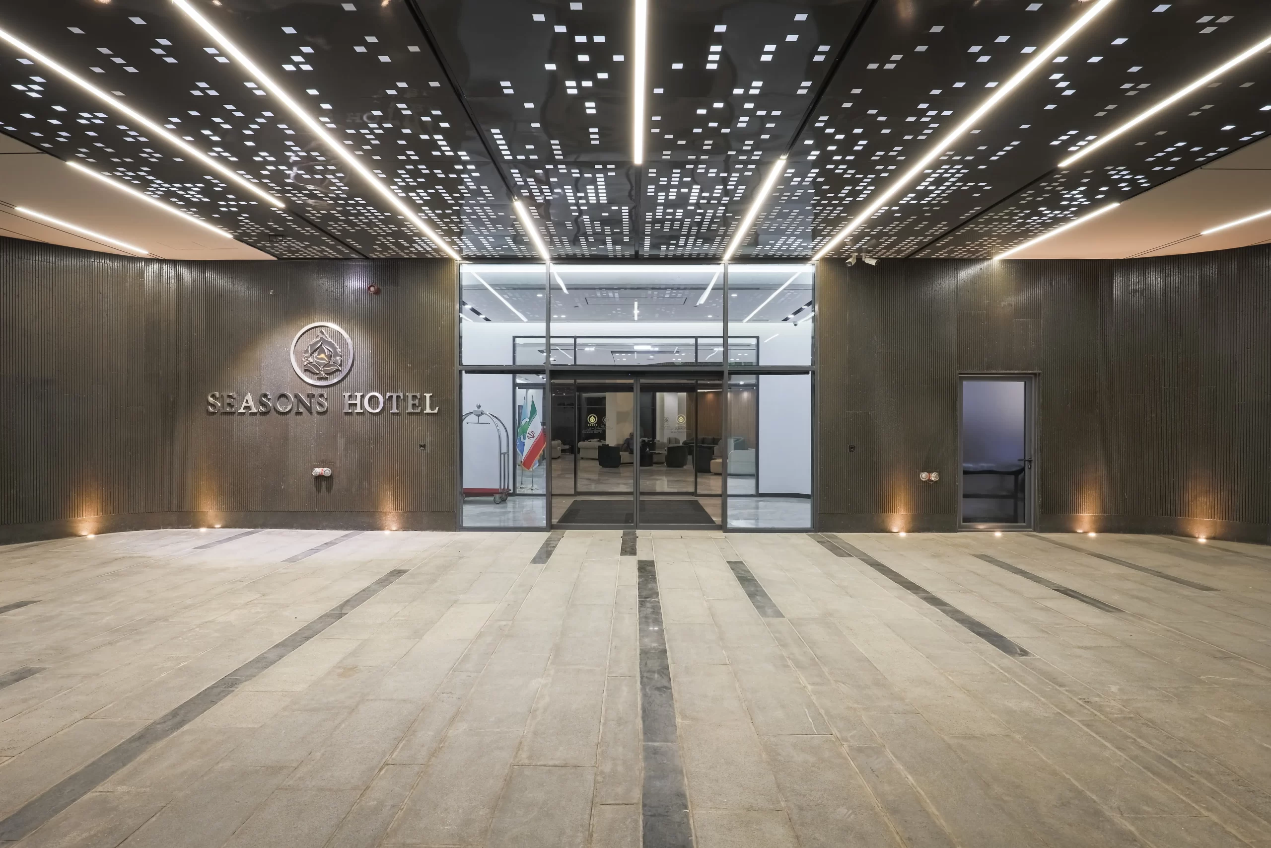 Isfahan Seasons Hotel booking