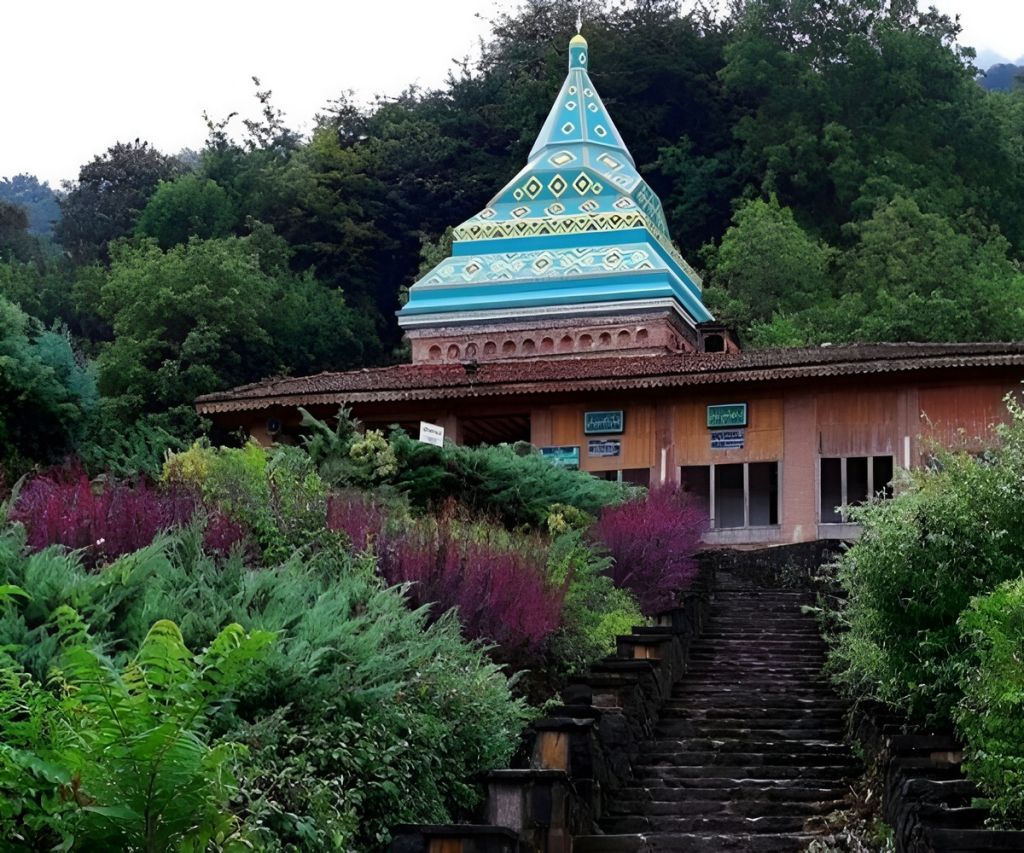 Sheikh Zahed Gilani’s Shrine