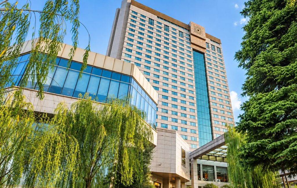 The Most Comfortable 5-Star Hotels in Tehran: Parisan Azadi Hotel