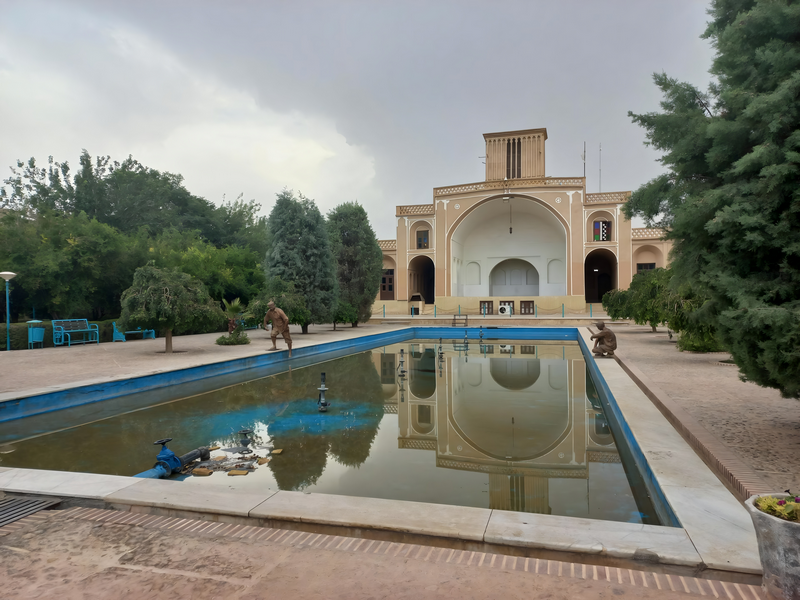 Yazd Naaji Mansion Pond Yazd Naaji Mansion Pond