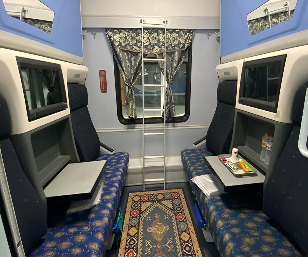 Talaiyeh Train