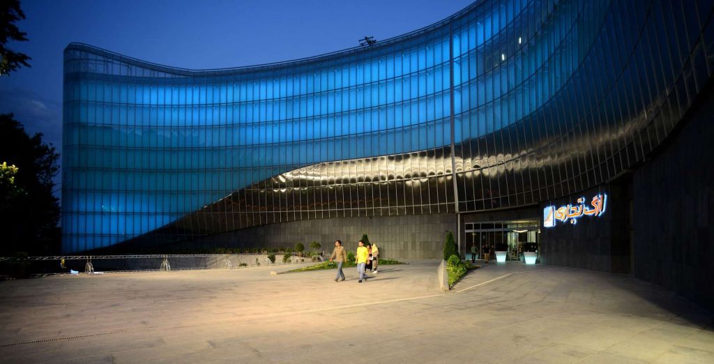 Shopping Malls in Tehran: Arg Shopping Center