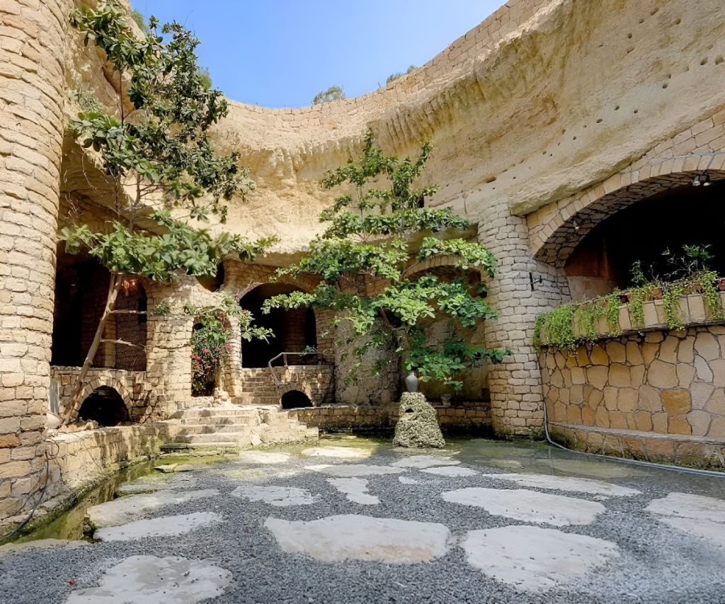 Kariz Underground City Architecture