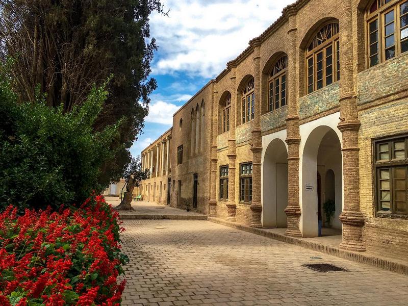 Rahimabad Garden Mansion Building